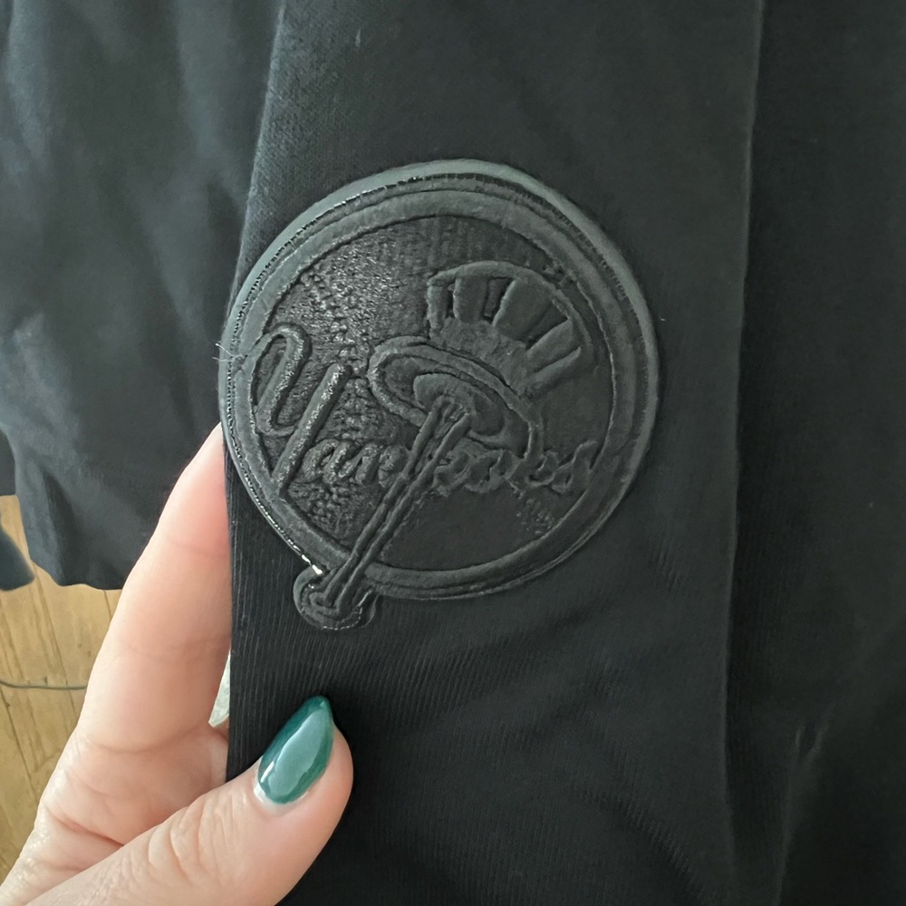 MLB New York Yankees sweatshirt - Picture 2 of 3